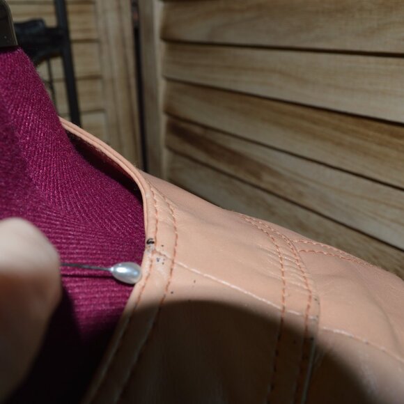 Chico's 1/M Peachy Beige Leather Jacket 3/4 Sleeves Slanted Pockets - Picture 4 of 8